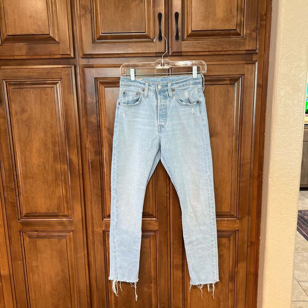 Levi's 501 Original Fit Women's Light Wash Jeans